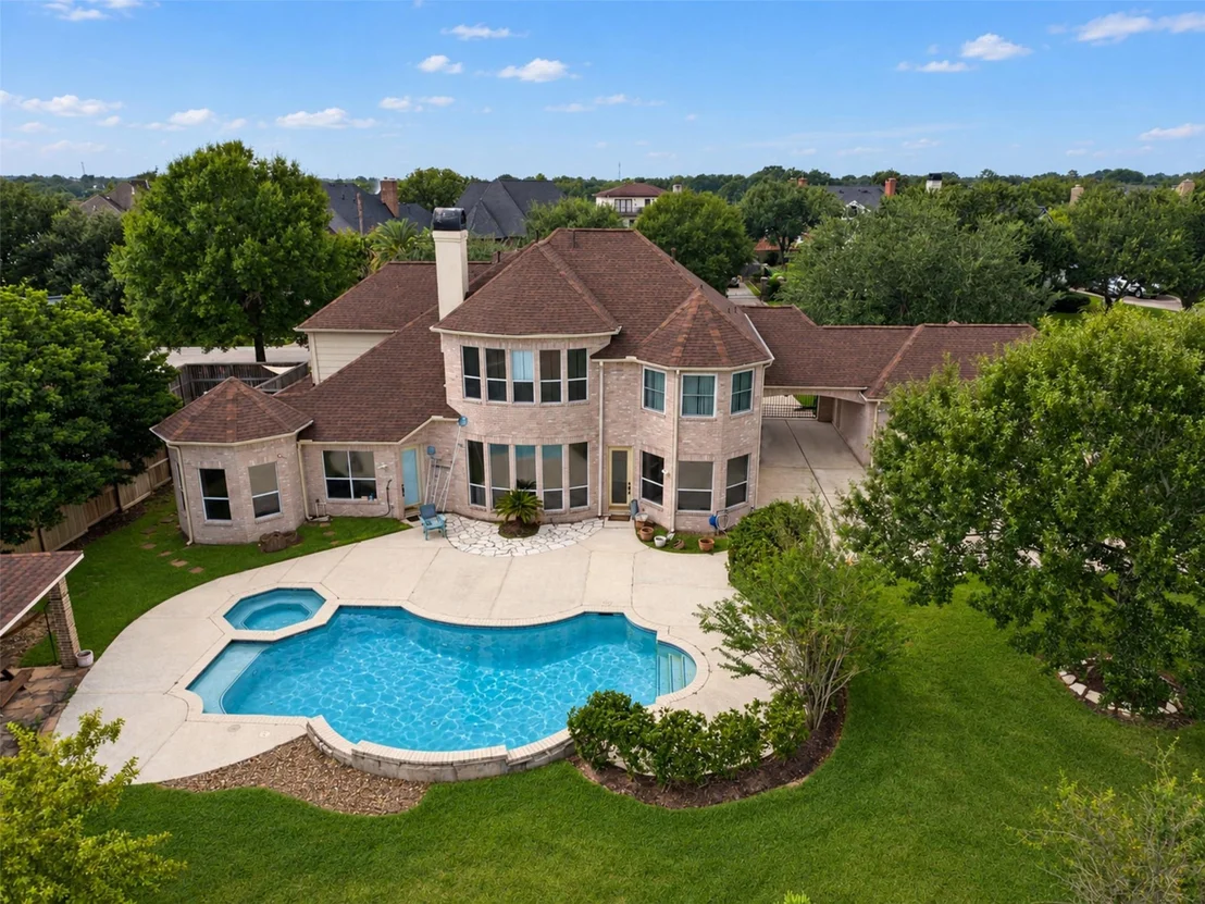 Photo of 2606 Heatherbend Drive