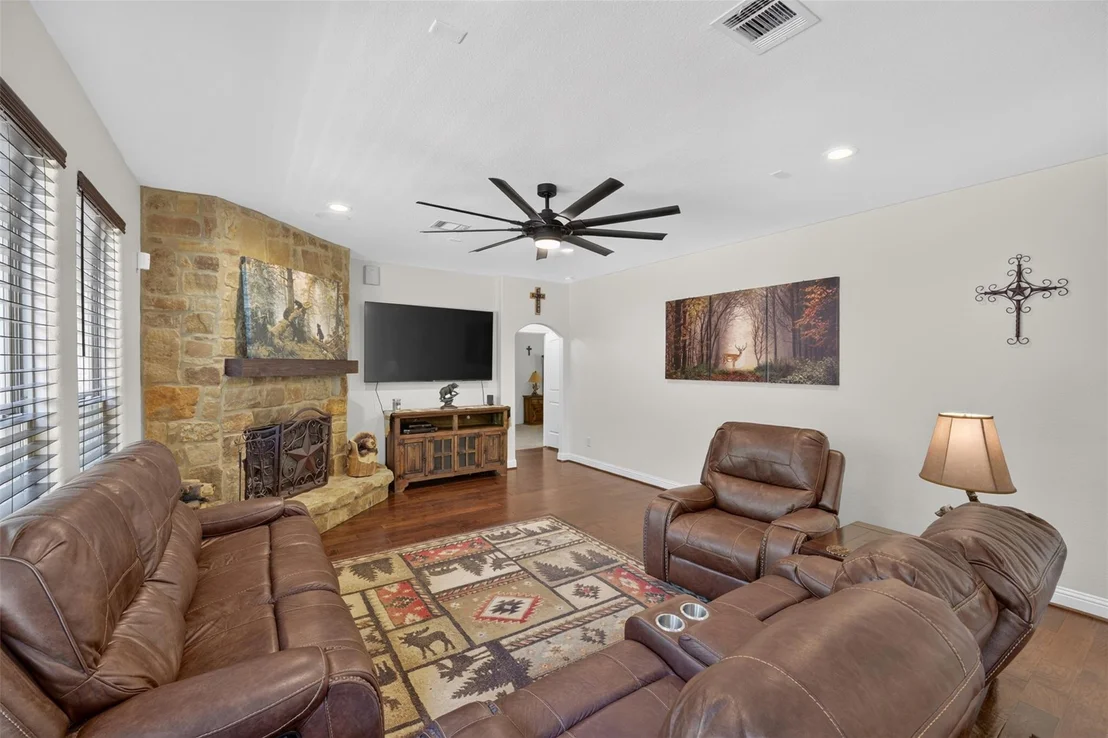 Photo of 16711 Wagon Wheel Road