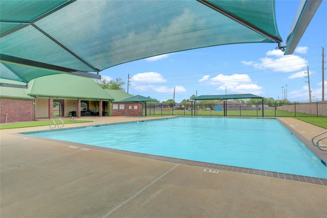 Photo of 2807 Red Oak Lane
