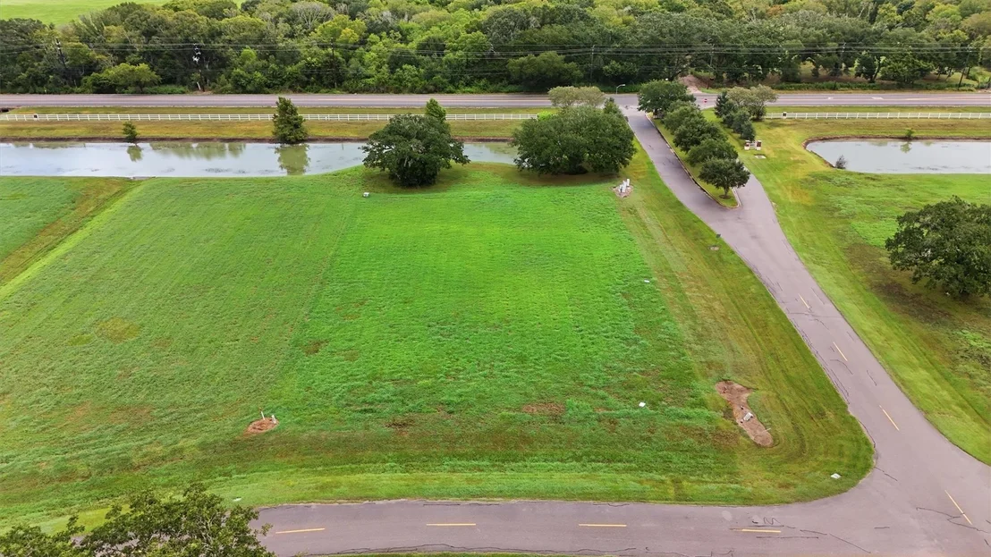 Photo of 102 Lakeland Circle