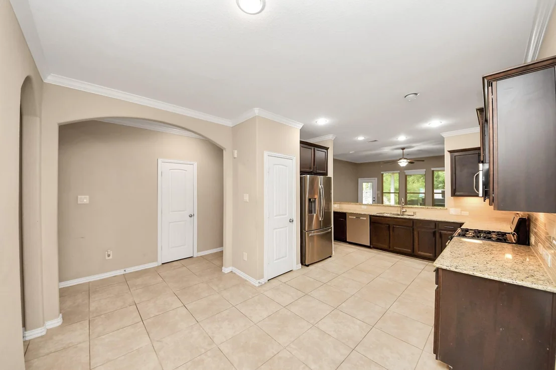 Photo of 8227 Broadleaf Avenue