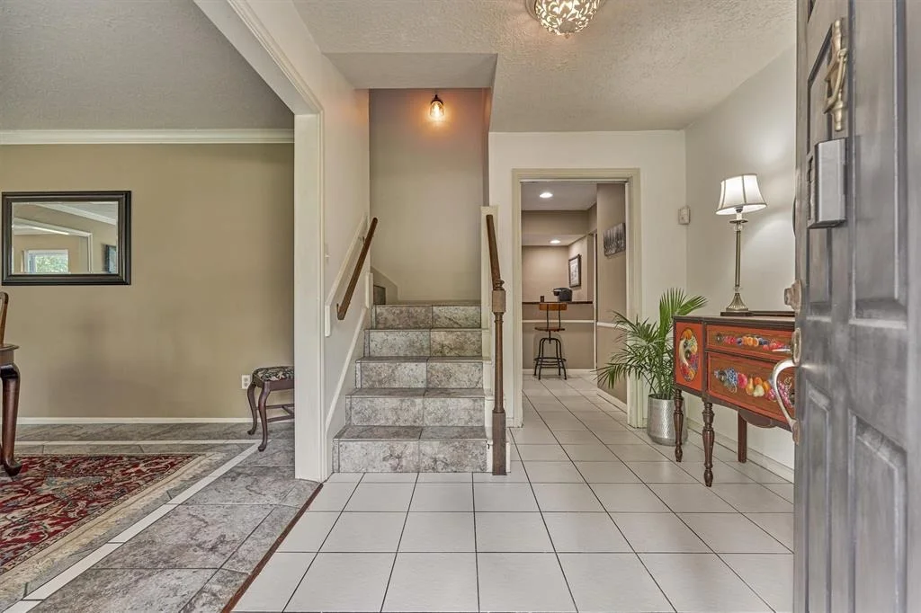 Photo of 6314 Knollview Drive