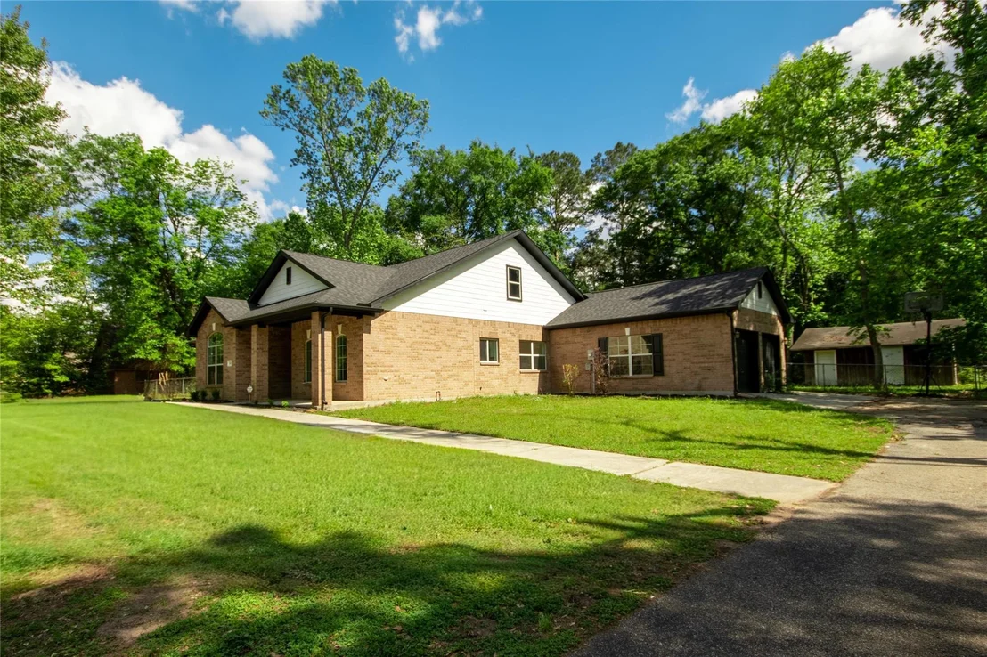 Photo of 1608 Southern Oaks Drive
