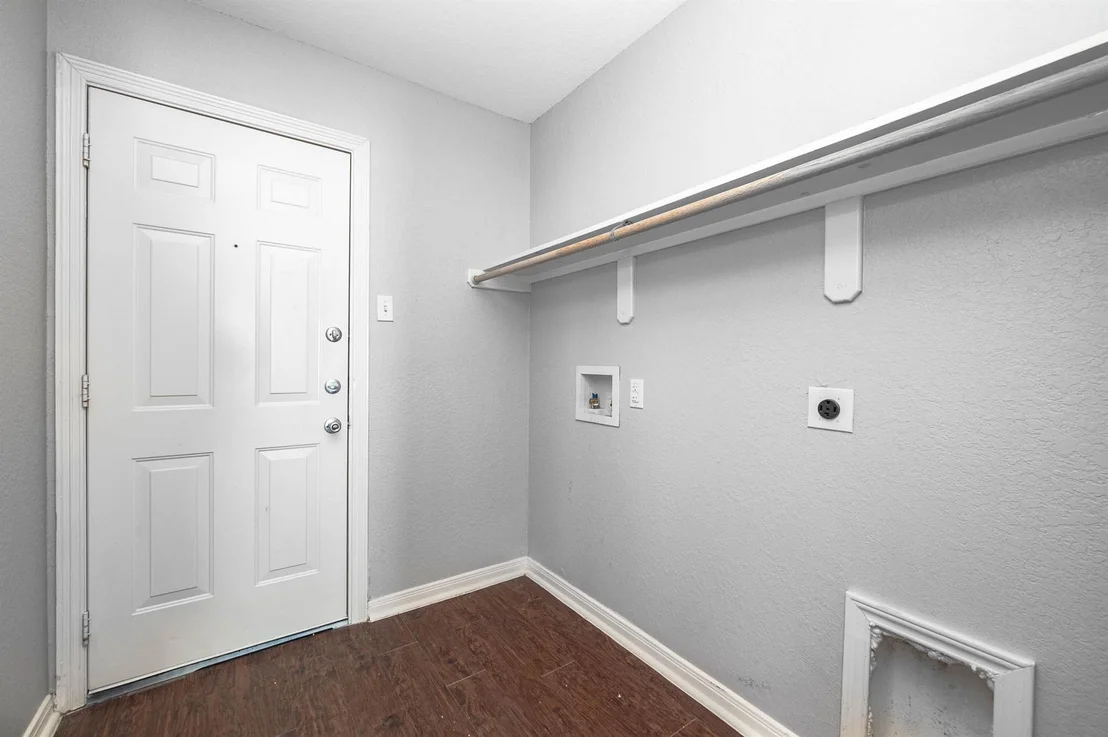 Photo of 220 Kellyn Court