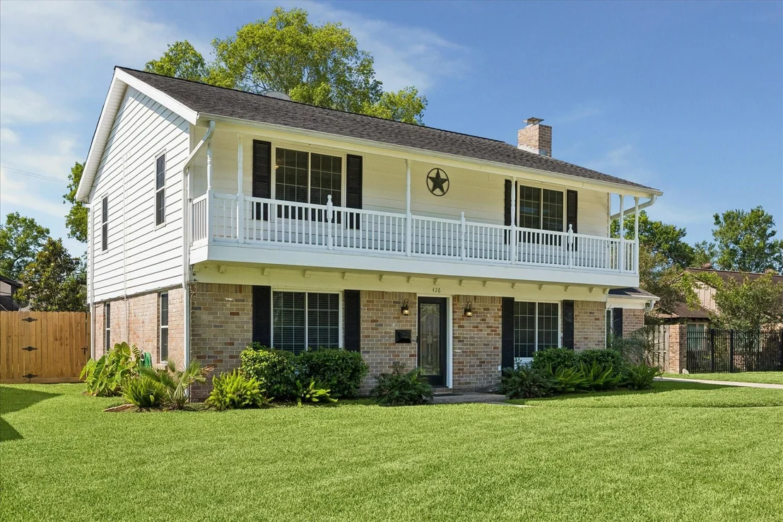Photo of 426 Pebblebrook Drive
