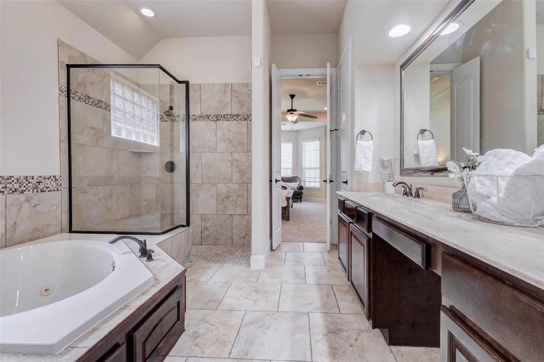 Photo of 4915 Westchester Drive