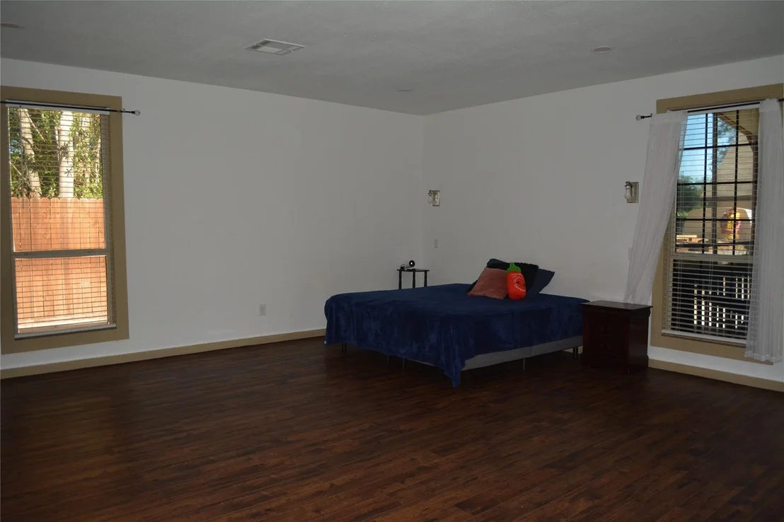 Photo of 824 Road 5203