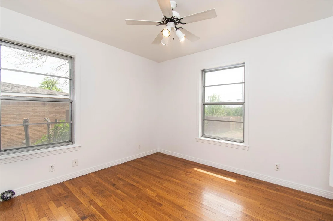 Photo of 301 E Walker Avenue