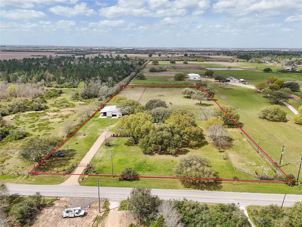 Photo of 21511 Kickapoo Road