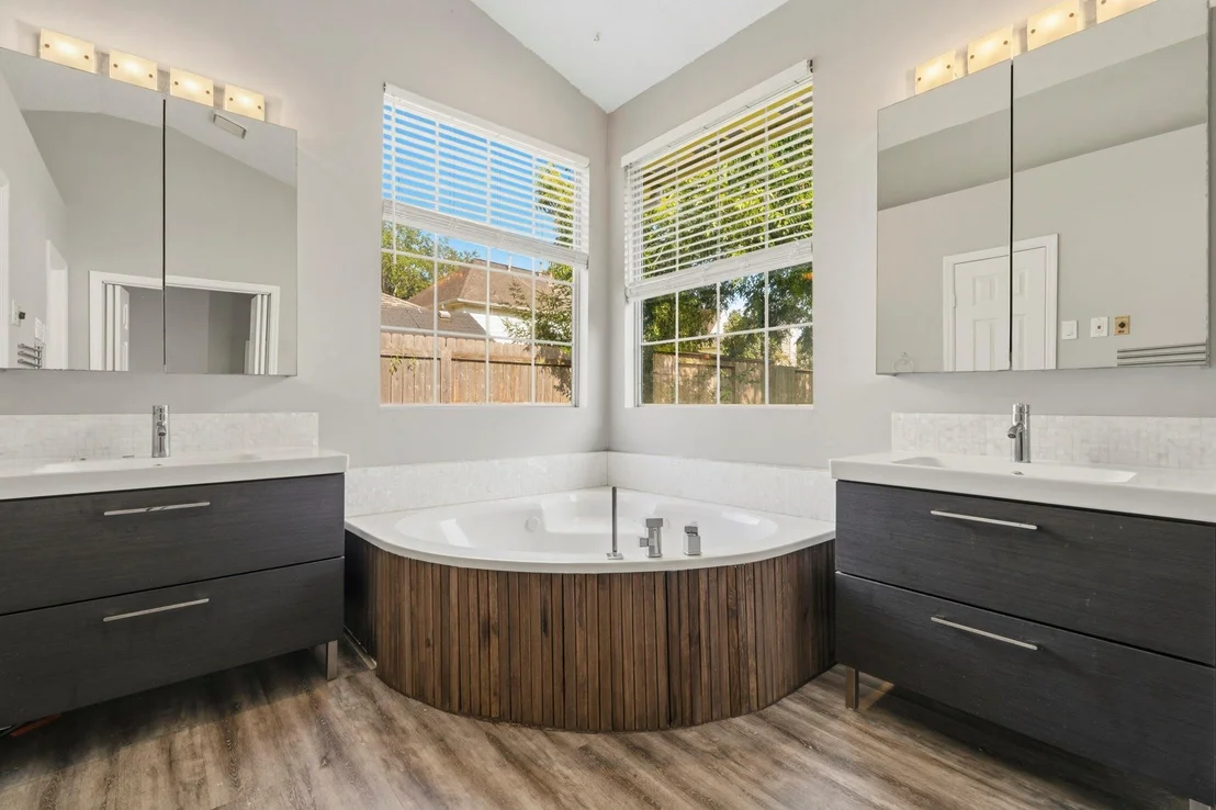 Photo of 1211 Lamplight Trail Drive