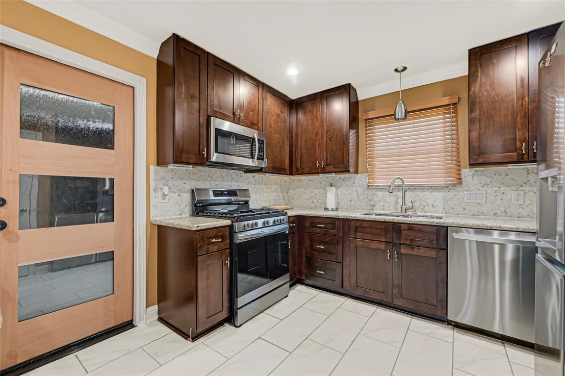 Photo of 1807 Strongs Court