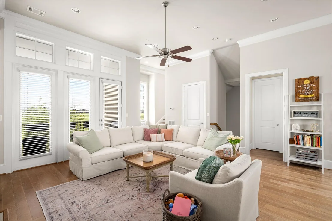 Photo of 8668 Emnora Lane