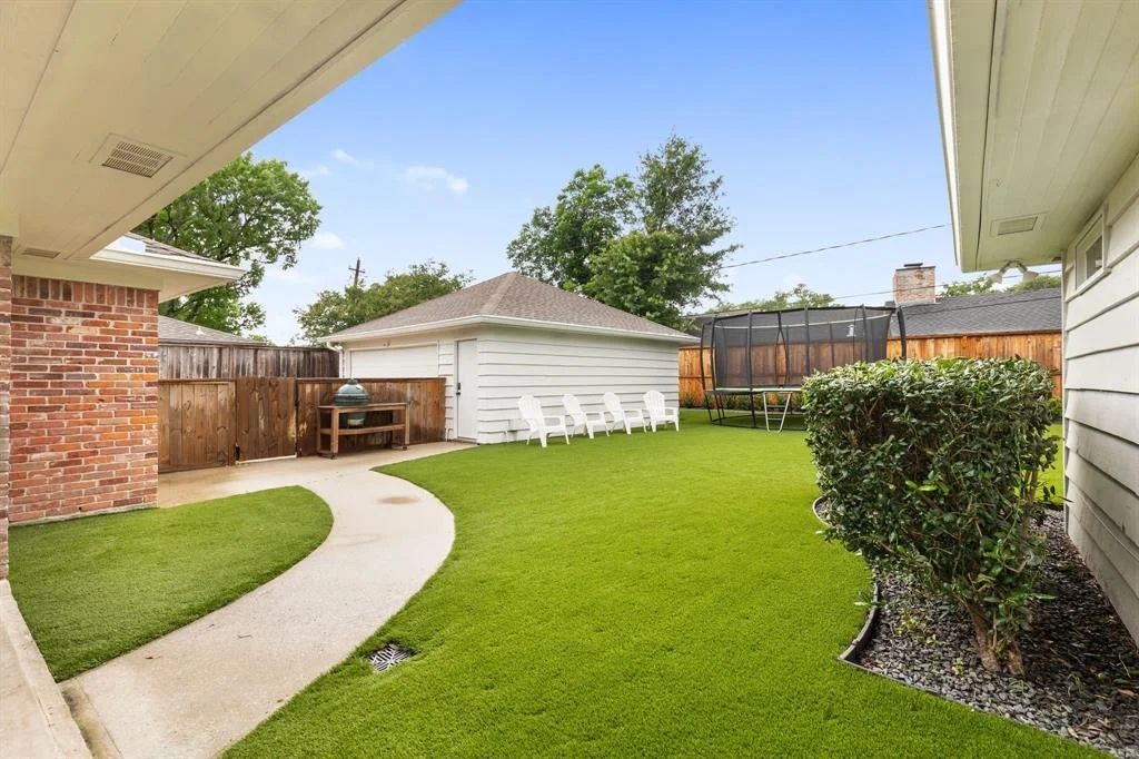 Photo of 7910 Meadowbriar Lane