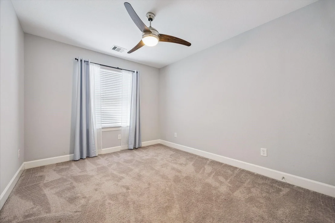 Photo of 3717 Oakroc Grv