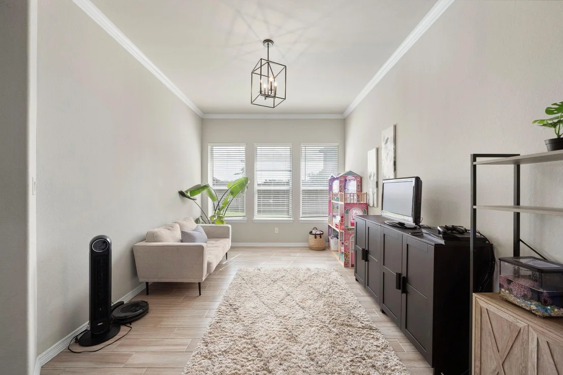 Photo of 10927 Crestwood Point Circle