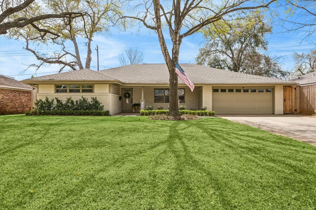 Photo of 9829 Pine Lake Drive