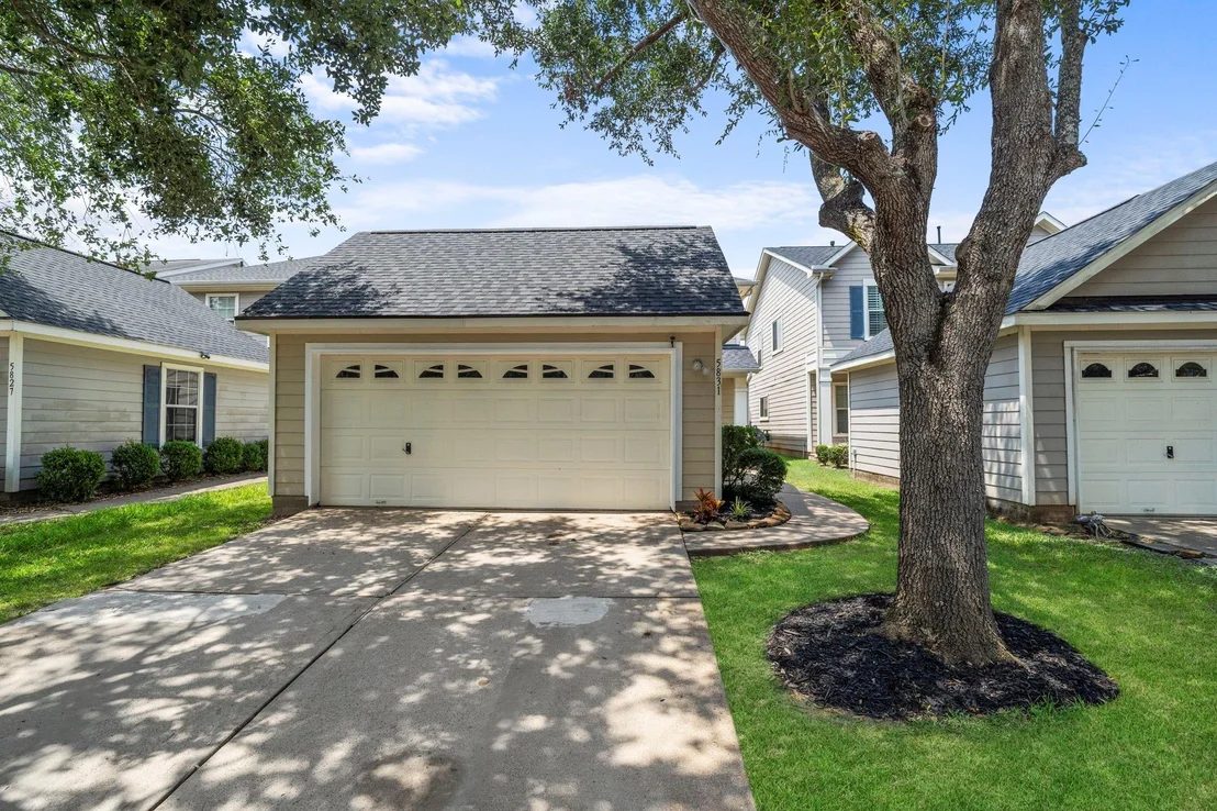 Photo of 5831 Silver Oak