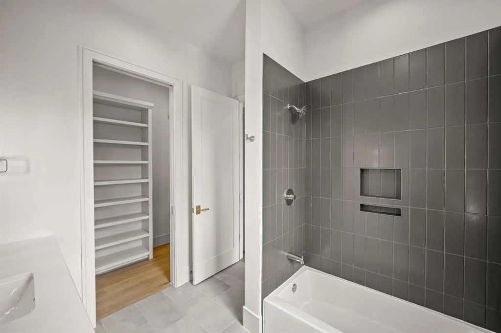 Photo of 1222 Glourie Drive