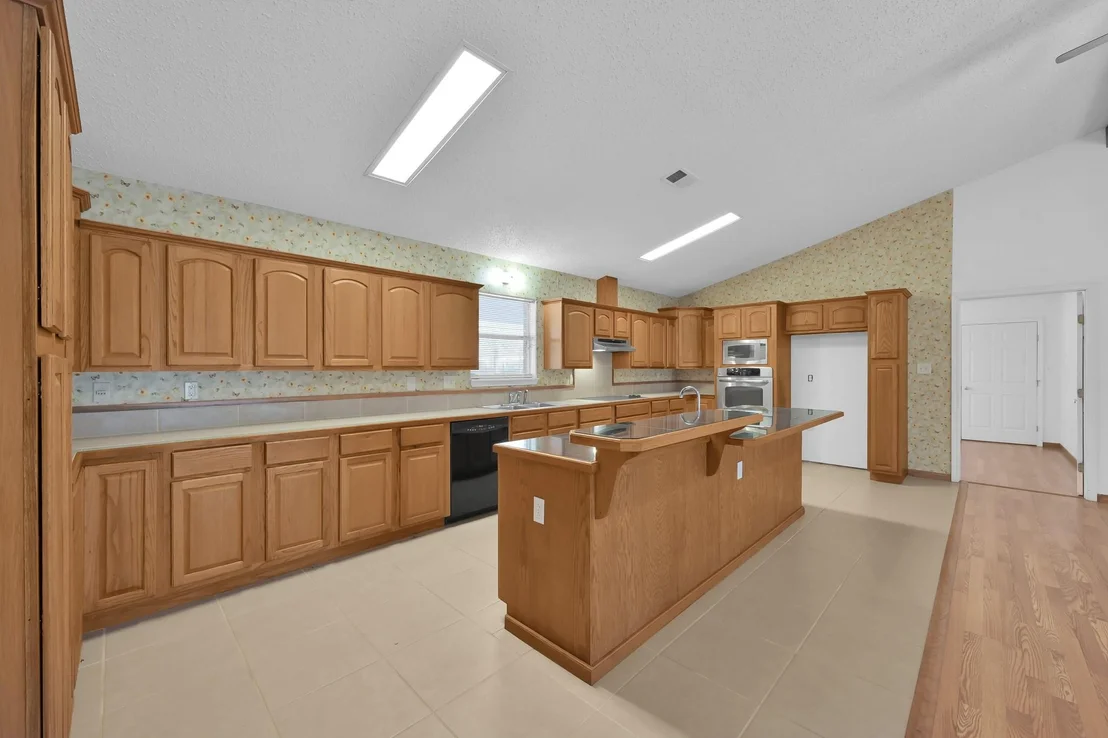 Photo of 121 Magnolia Boulevard