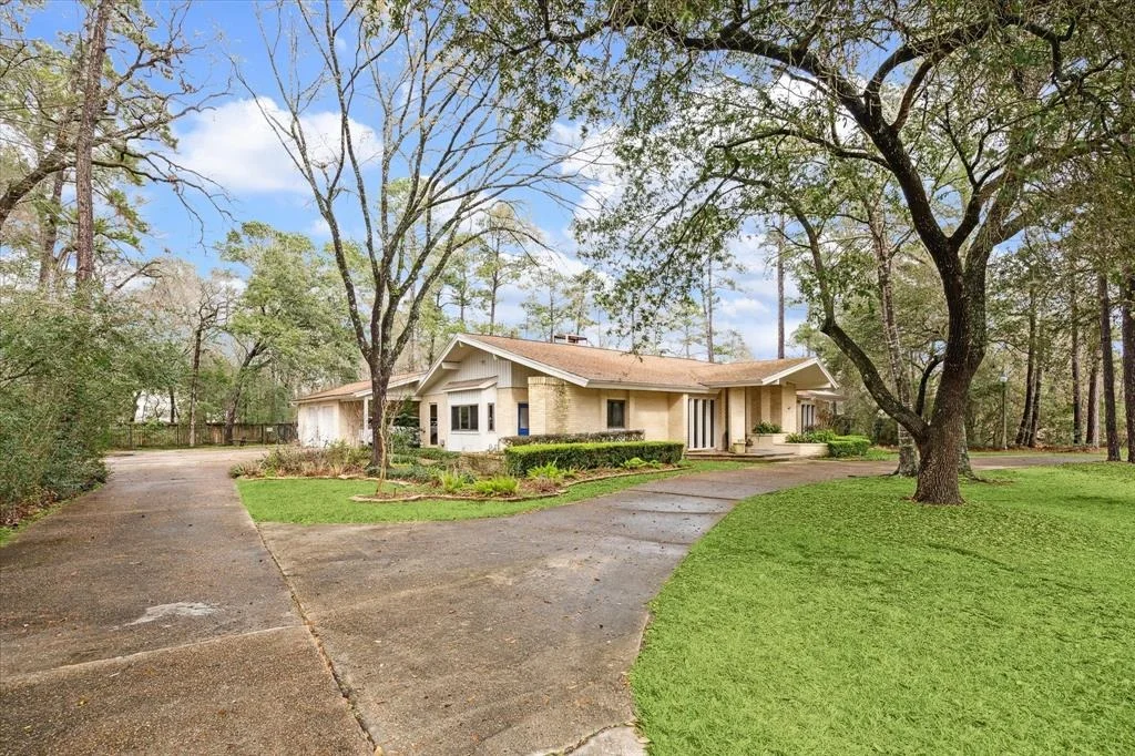 Photo of 2704 S Wildwind Circle