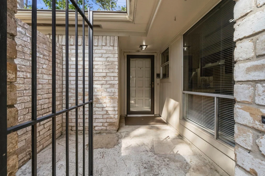 Photo of 25507 Cottage Hill Lane