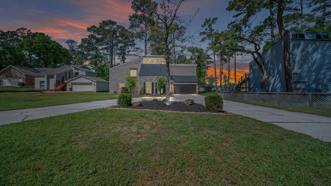 Photo of 15211 Jamaica Drive