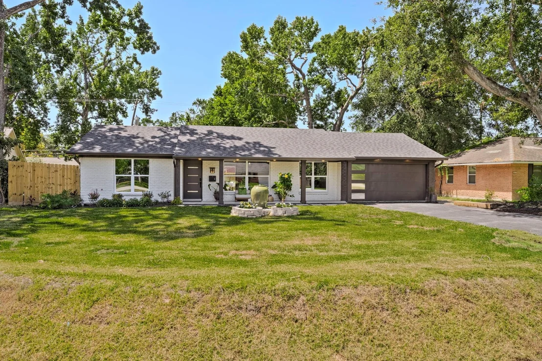 Photo of 8923 Rockhurst Drive