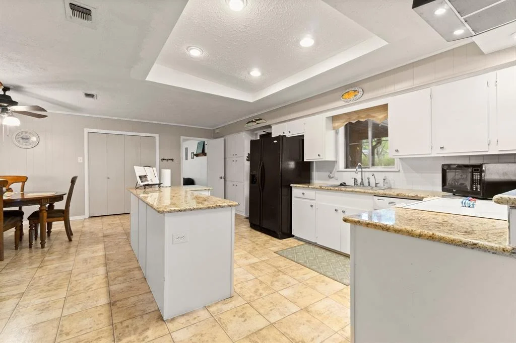 Photo of 160 Lakeway Drive