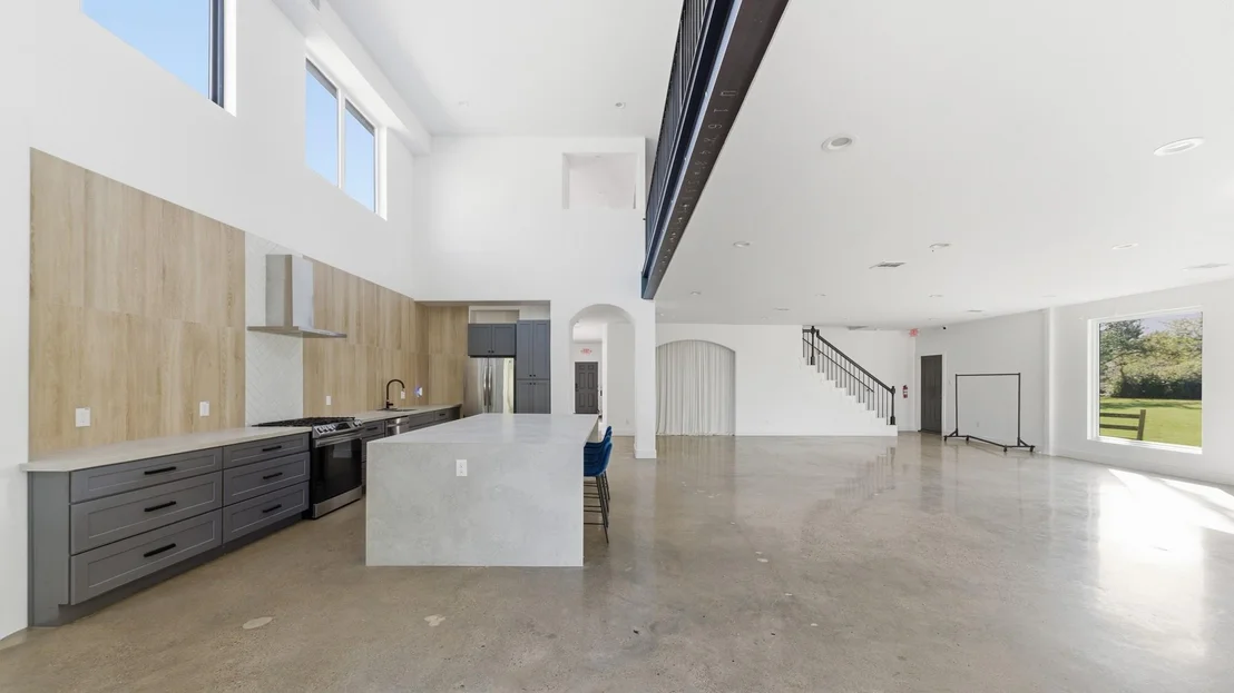 Photo of 1905 Dowling Drive