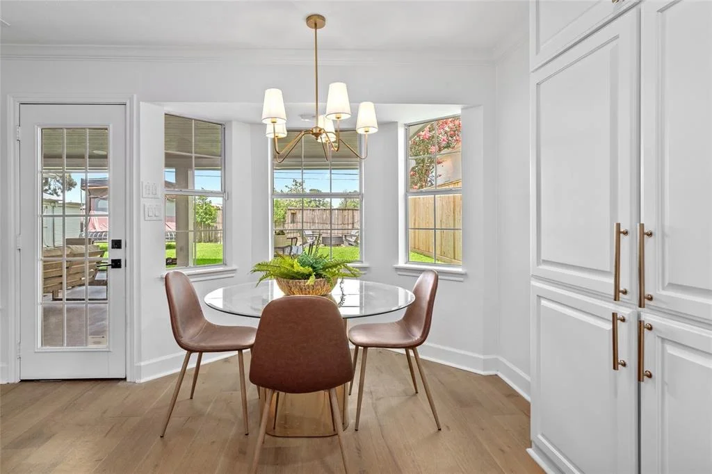 Photo of 854 W Forest Drive