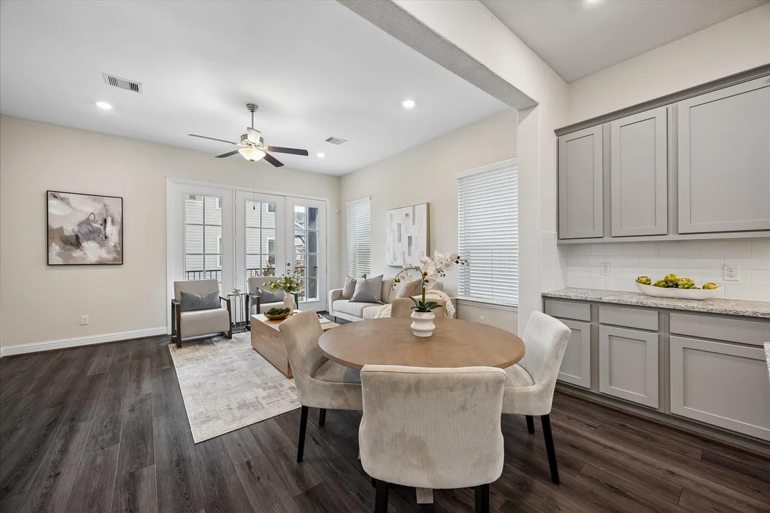 Photo of 11004 Mikula Drive