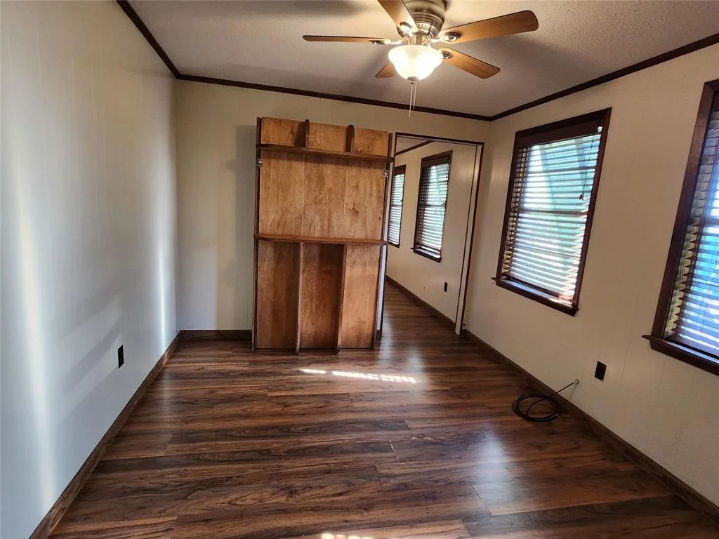Photo of 2365 W Bayshore Drive