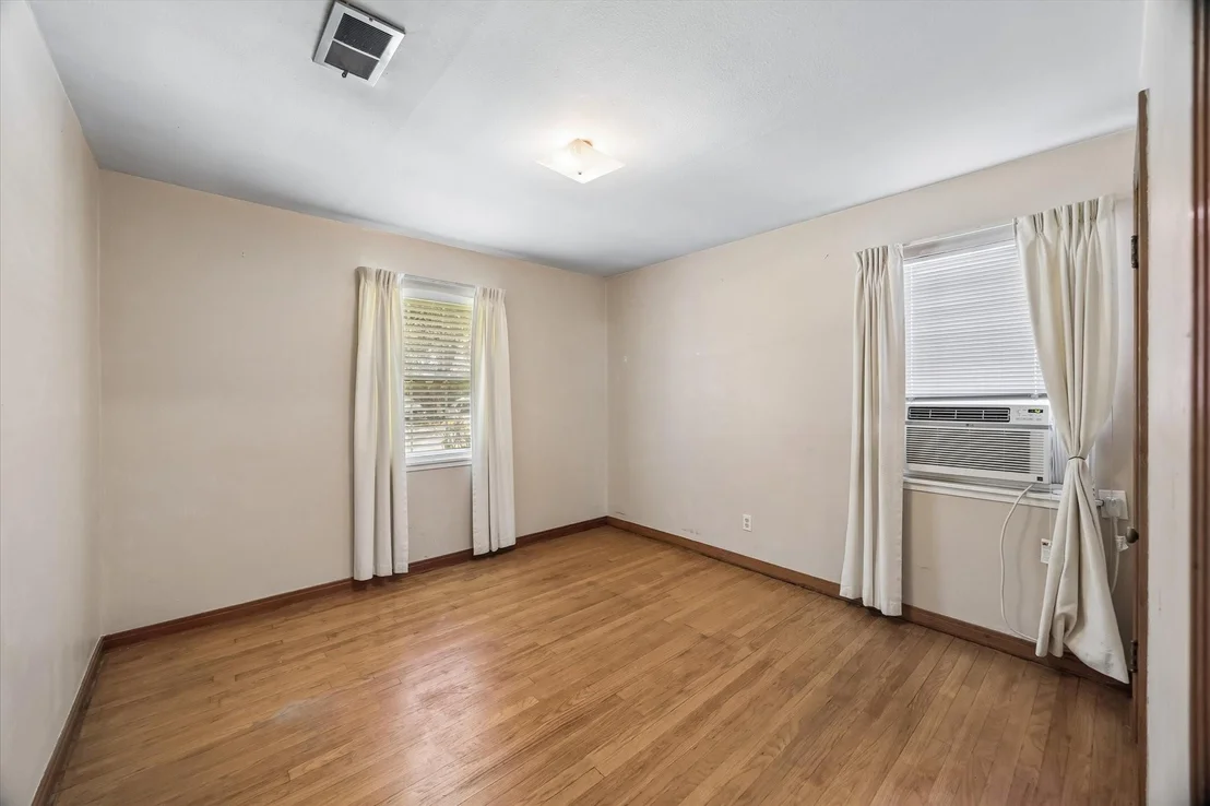 Photo of 233 W Obion Road