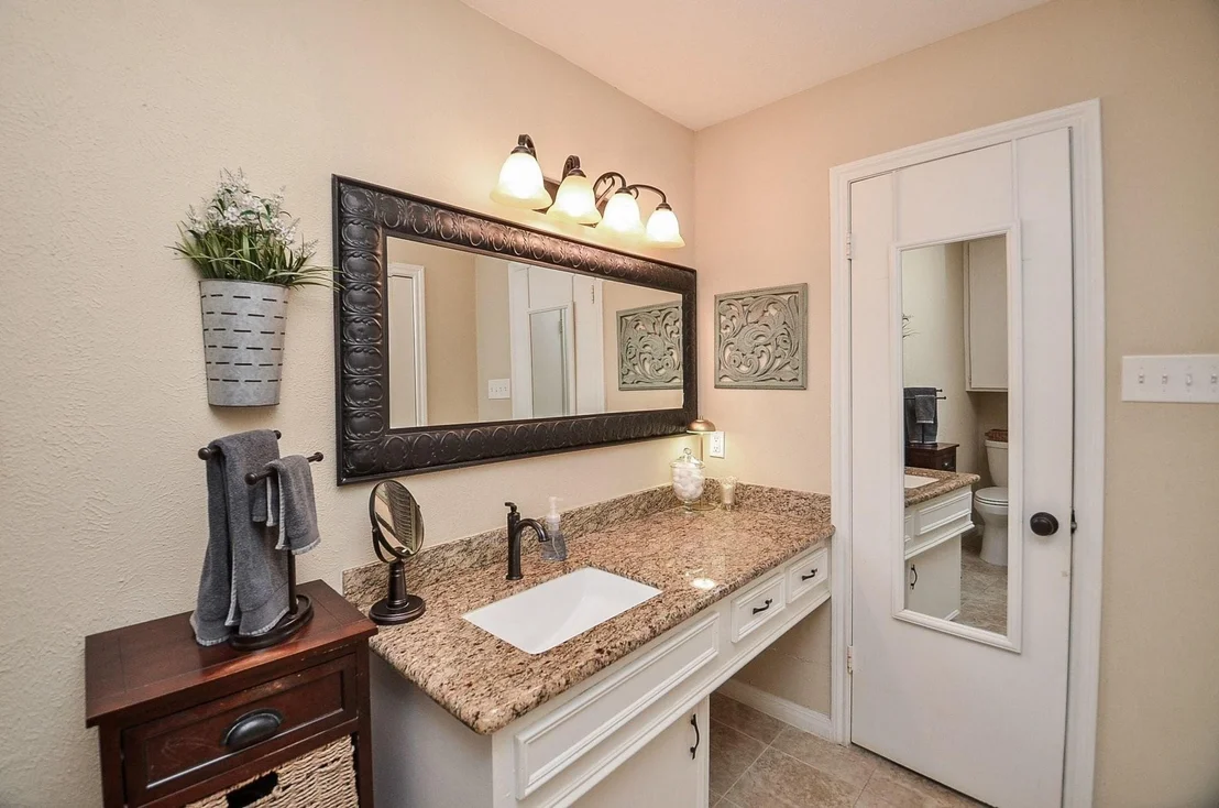 Photo of 9718 Springmont Drive