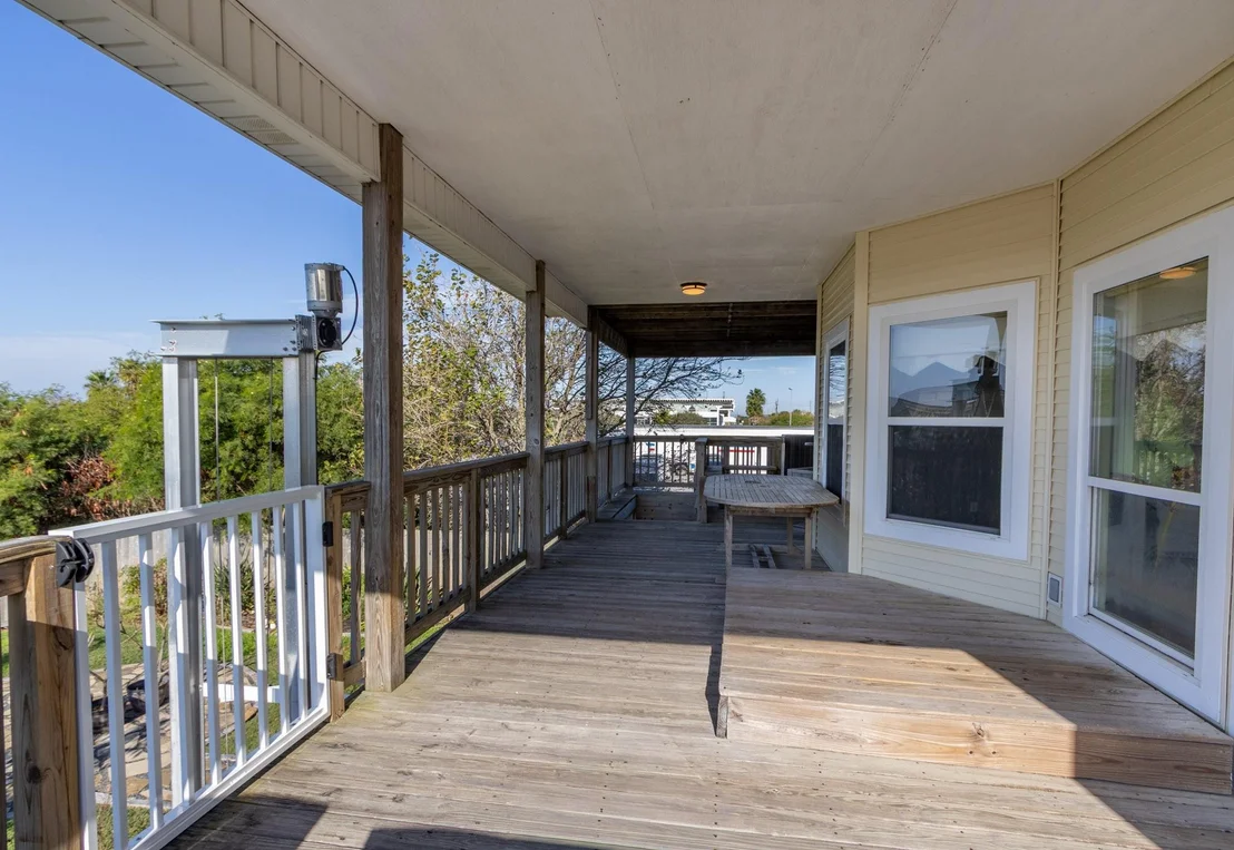 Photo of 1003 Commodore Drive