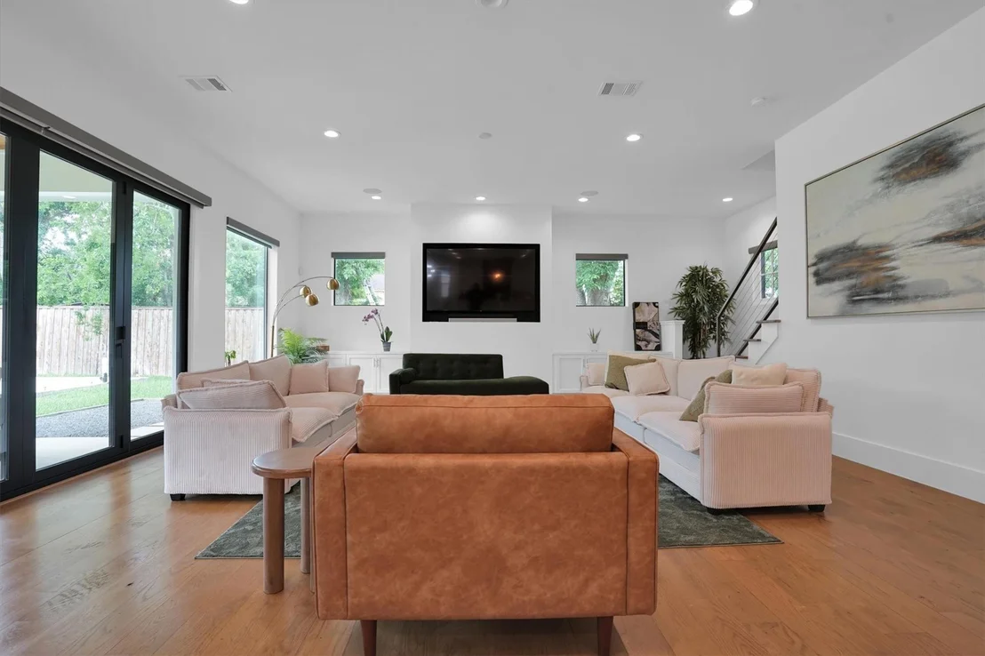 Photo of 9115 Hammerly Boulevard