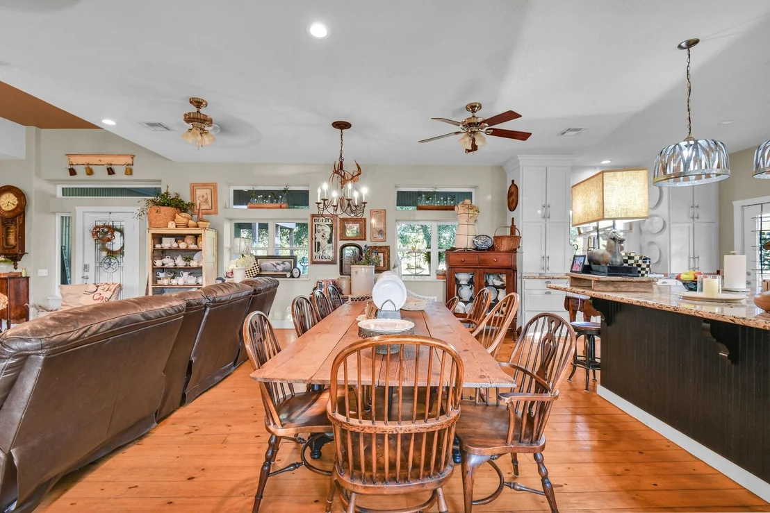 Photo of 817 County Road 432