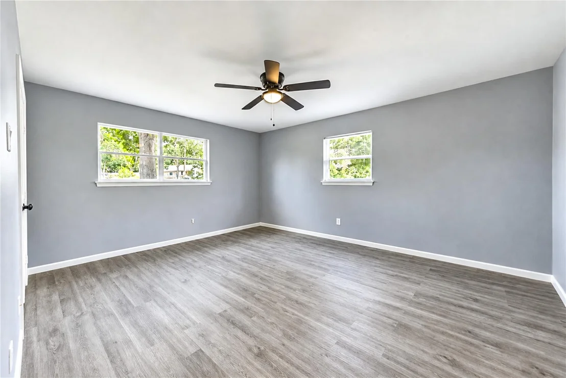 Photo of 910 Cedar Lane