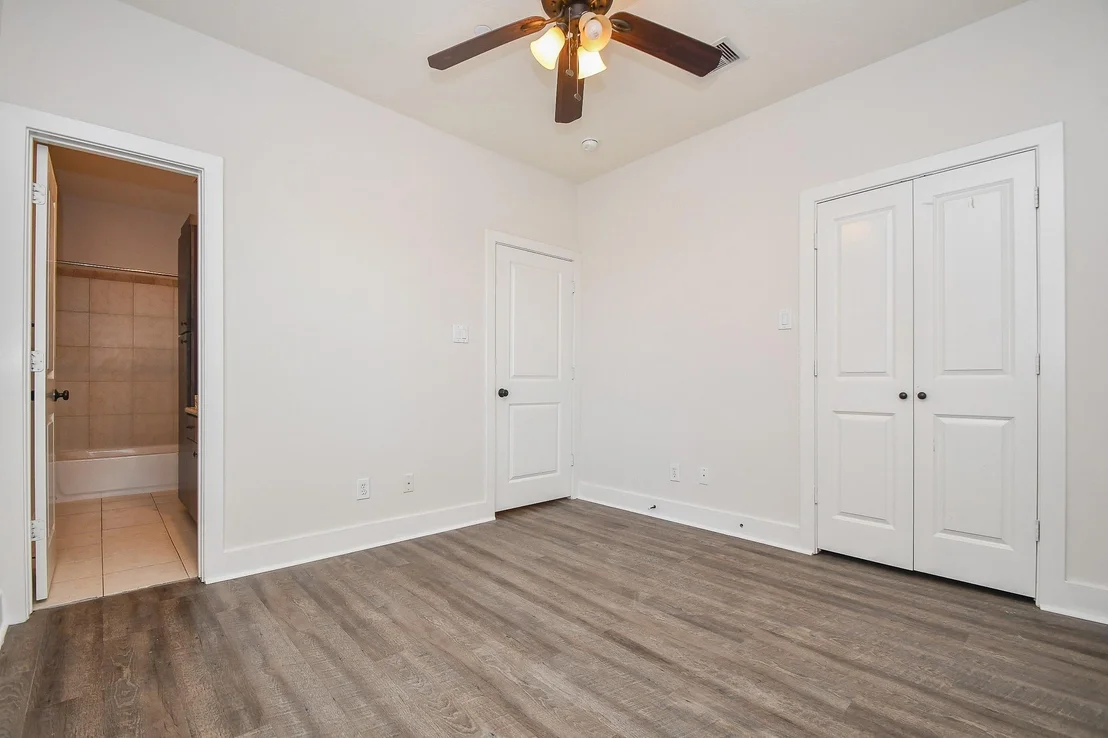 Photo of Unit A at 2422 Navigation Boulevard