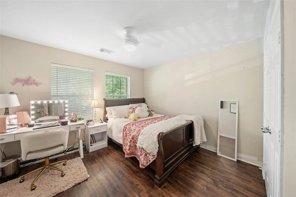 Photo of 147 S Evangeline Oaks Circle