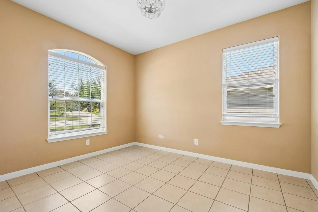 Photo of 128 Robertson Lane