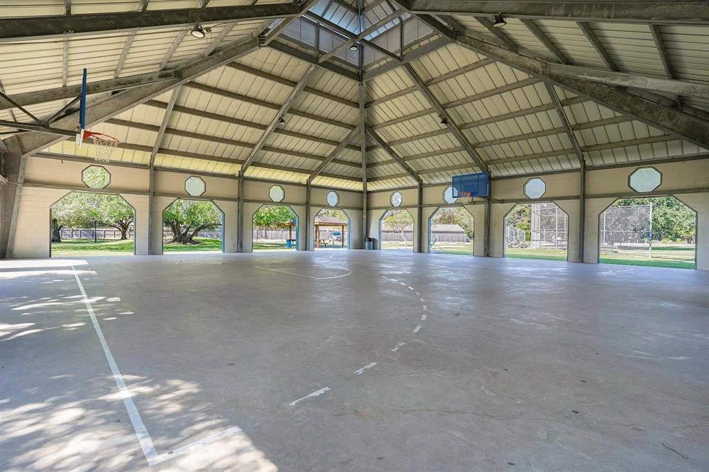 Photo of 710 Bayview Drive