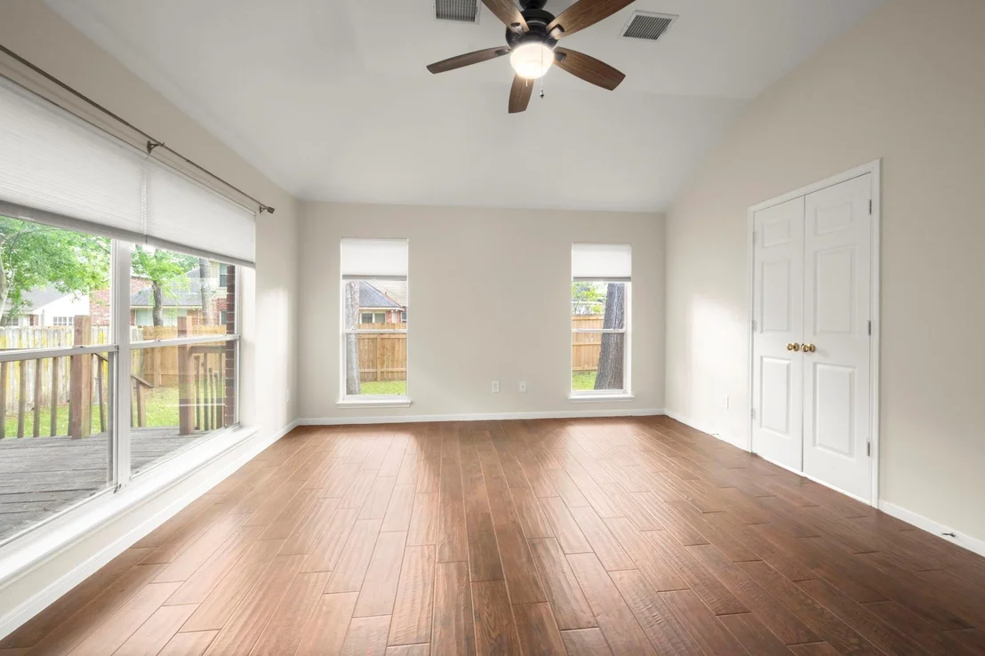 Photo of 22 N Hollylaurel Circle