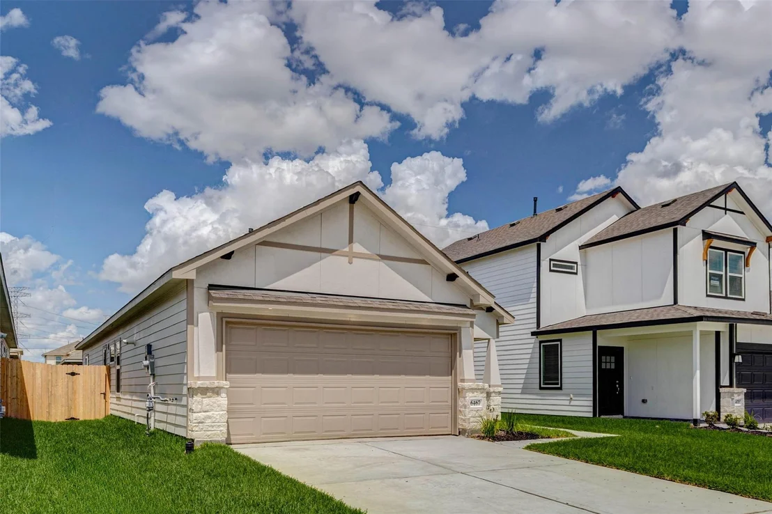 Photo of 6467 Escondido Drive