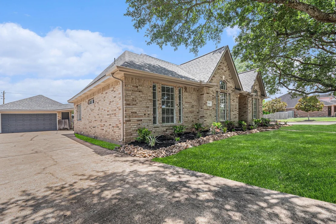 Photo of 7643 Rainbow Bend Drive