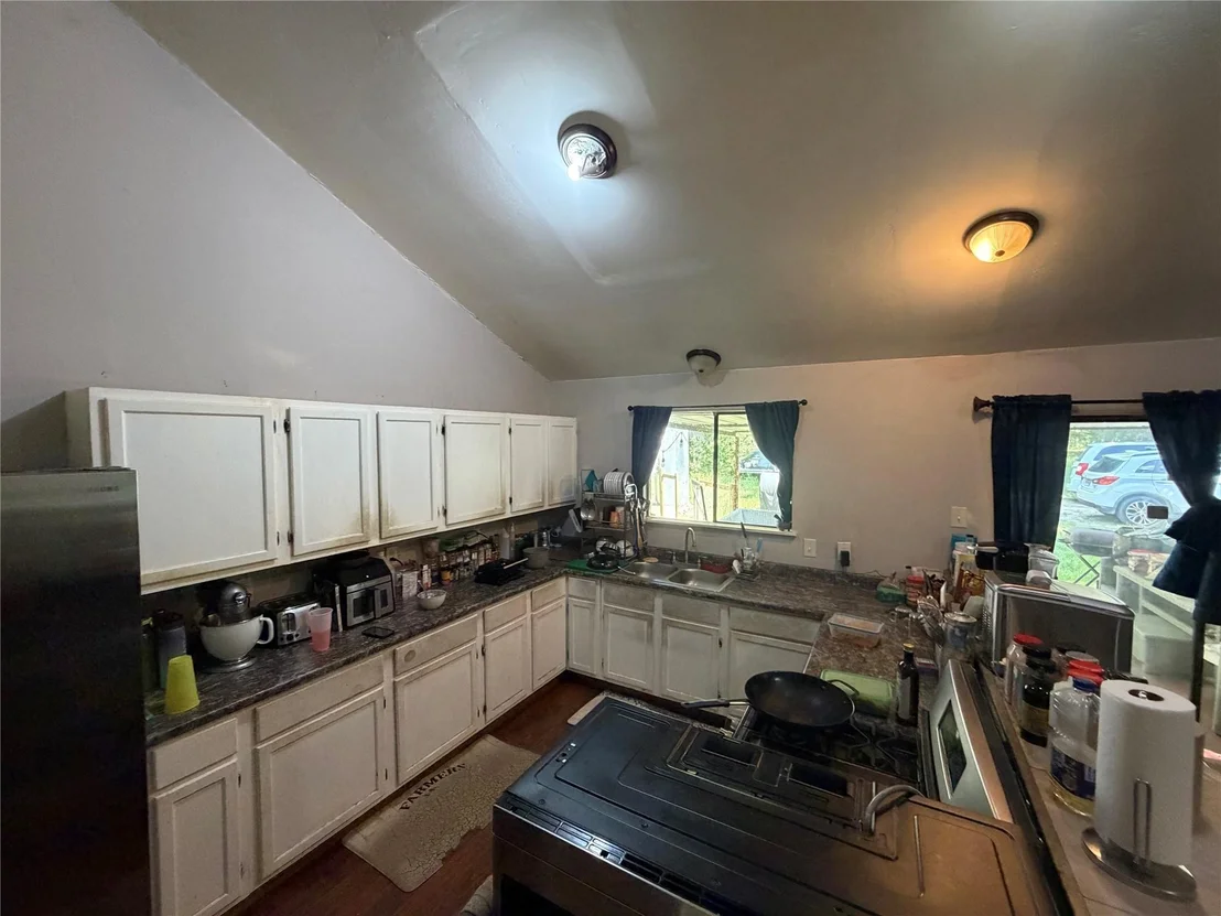 Photo of 606 Pine Tree Road