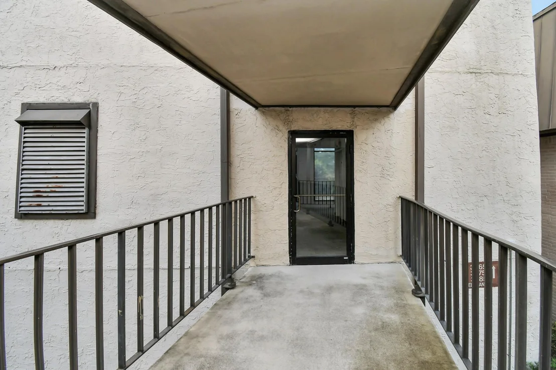 Photo of Unit 21 at 3065 Walnut Bend Lane