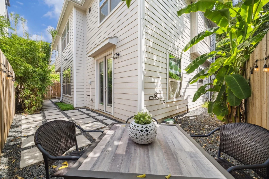 Photo of 5213 Rose Street
