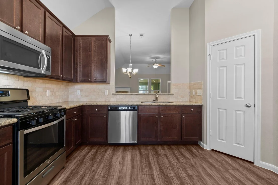Photo of 984 Arbor Glen