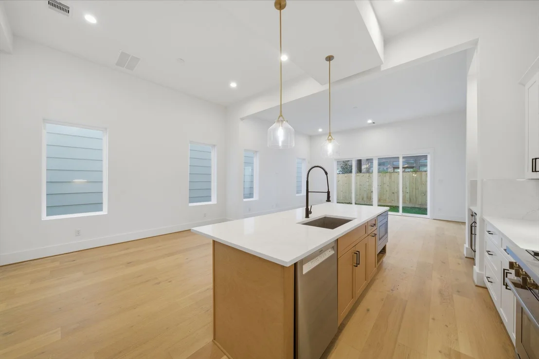 Photo of 1324 Lawrence Street